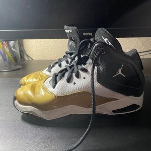 Youth Jordan Basketball shoes (unsure of model)